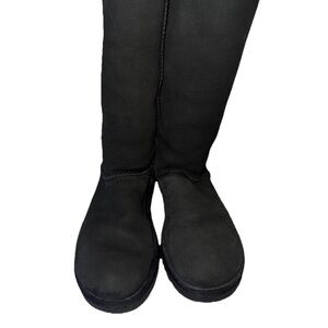 Women’s UGG Classic Tall II Black Slip On Sheep Skin Boots Size 9